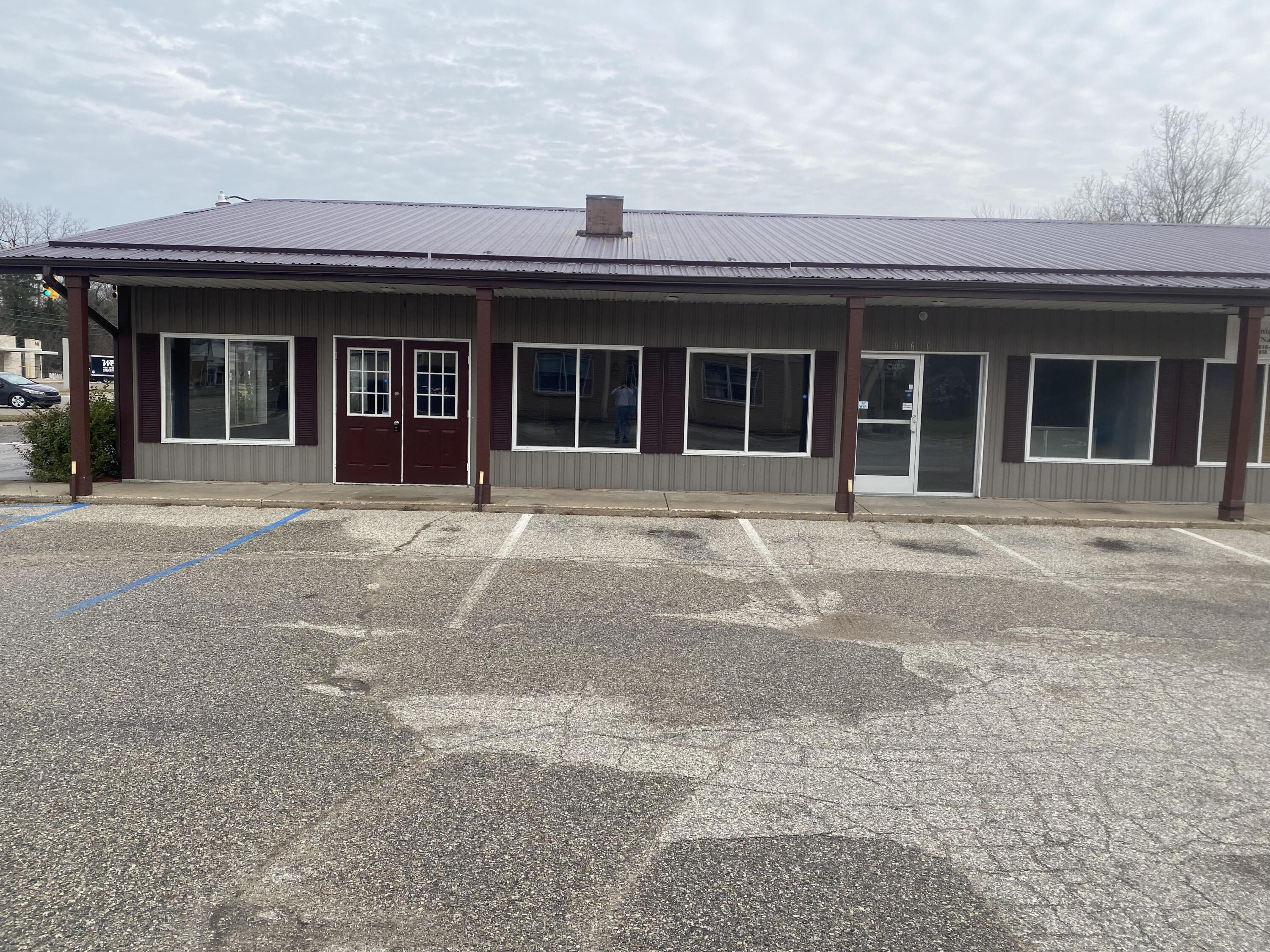 600 Riley Street Holland, MI 49424 - Photo 21 of 37 Retail