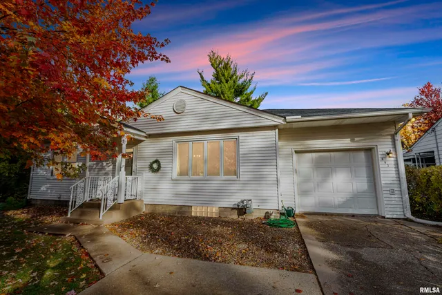 $157,000 | 603 33rd Avenue, Moline, IL 61265