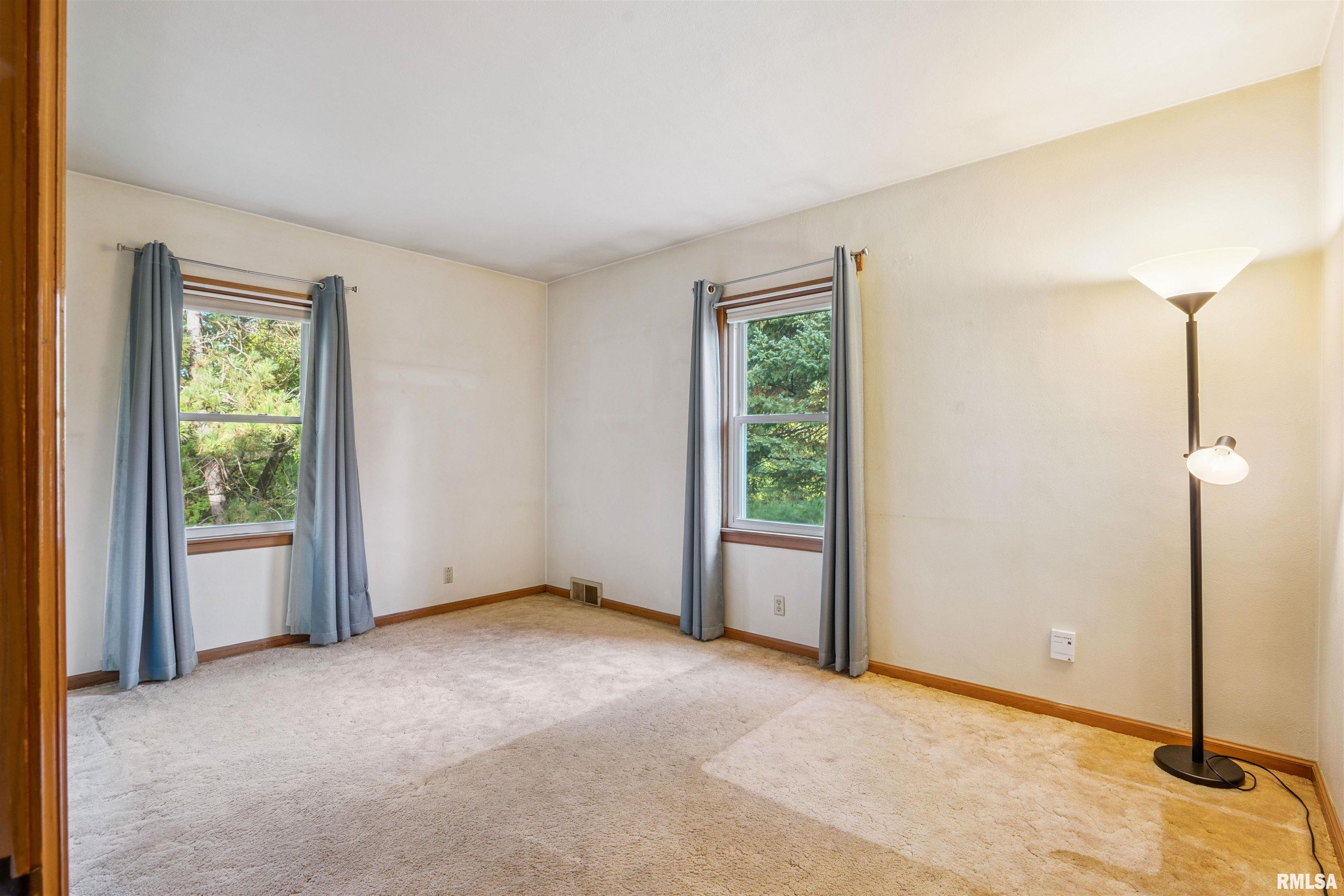 603 33rd Avenue Moline, IL 61265 - Photo 12 of 34