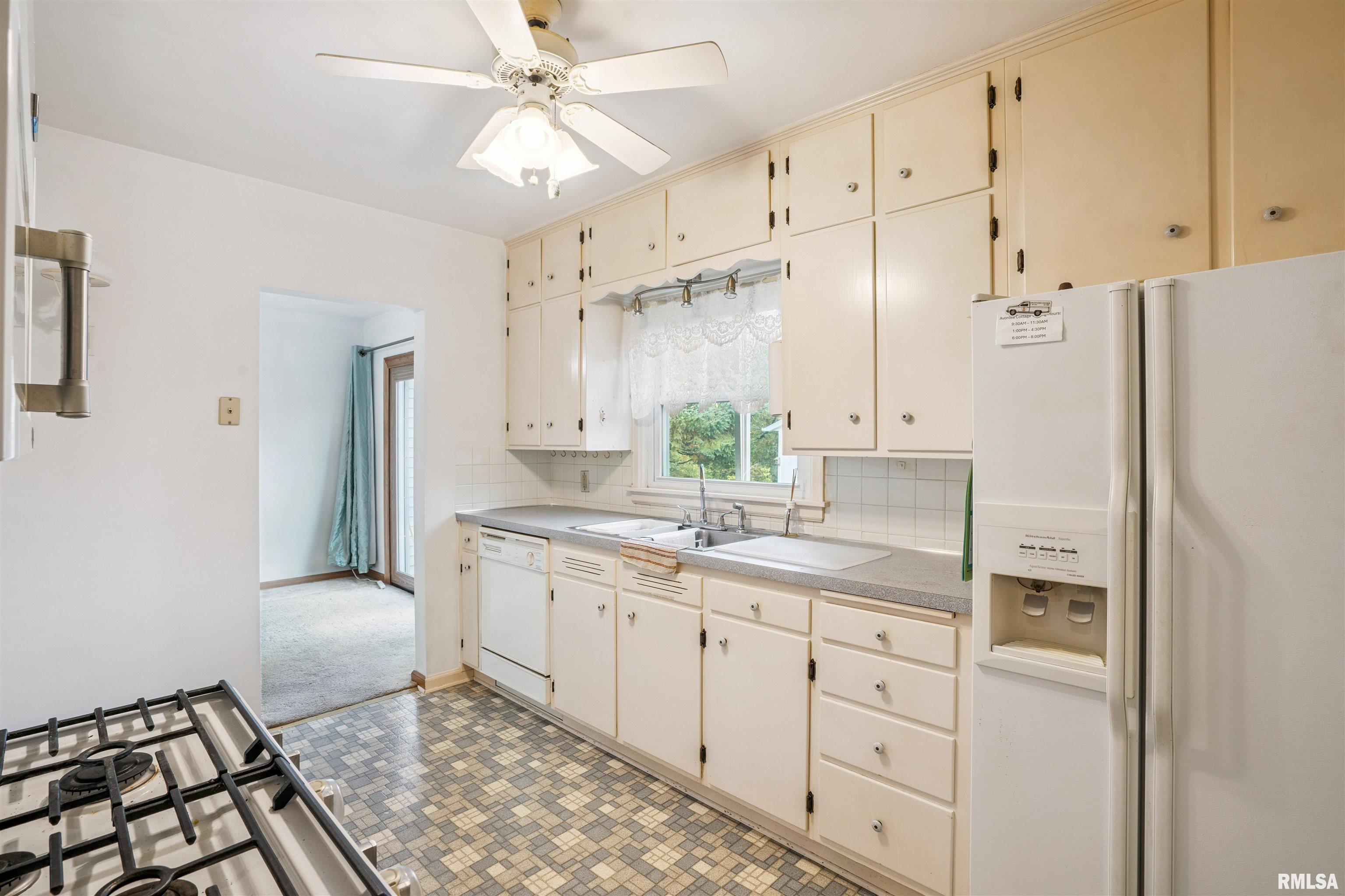 603 33rd Avenue Moline, IL 61265 - Photo 10 of 34