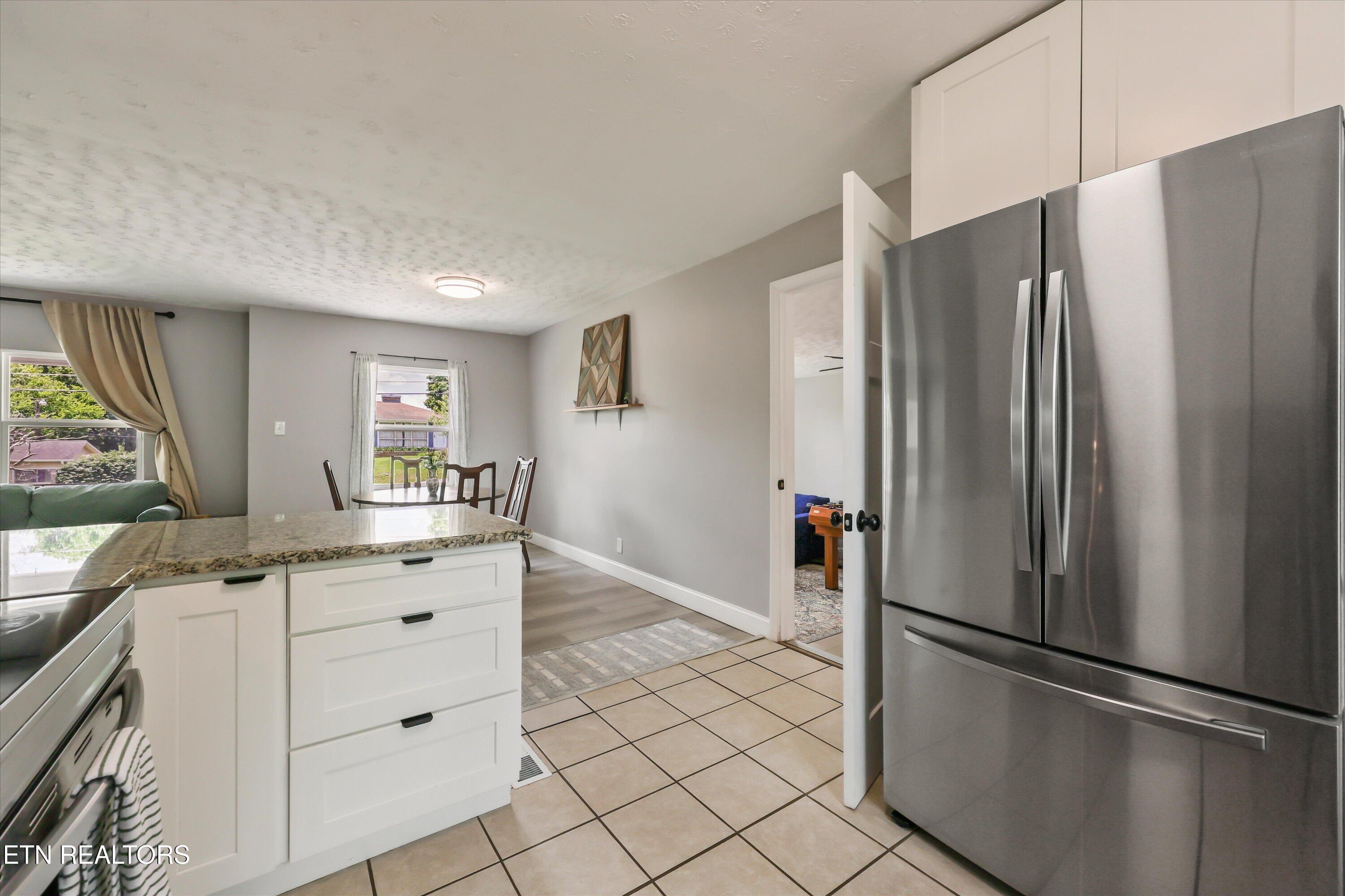 5604 Kentwood Road Knoxville, TN 37912 - Photo 11 of 34 Kitchen