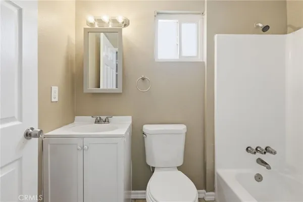 $639,900 | 2010 North Corlett Avenue, Los Angeles, CA 90059