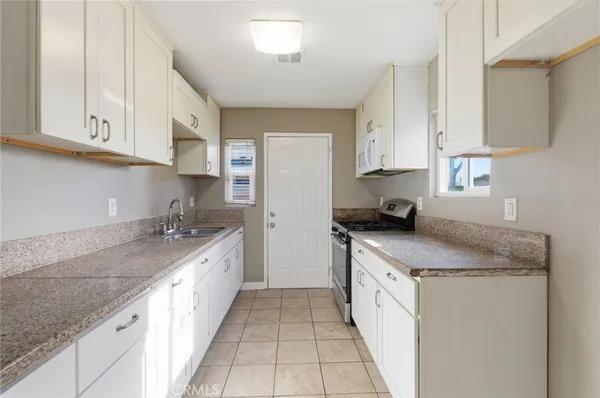 $639,900 | 2010 North Corlett Avenue, Los Angeles, CA 90059