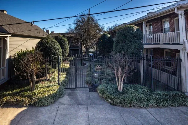 $1,450 | 384 Mulberry Street, Unit 203, Memphis, TN 38103