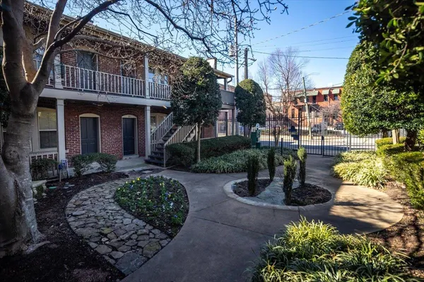 $1,450 | 384 Mulberry Street, Unit 203, Memphis, TN 38103