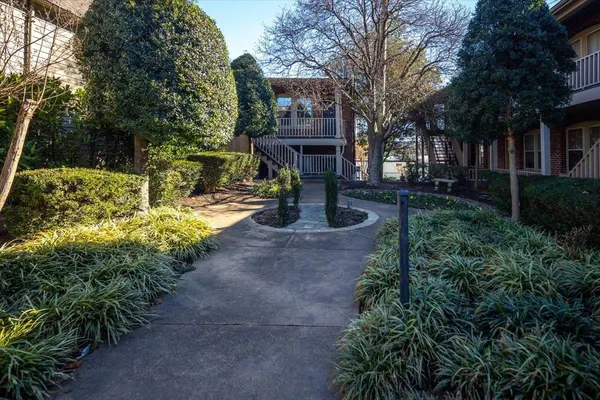 $1,450 | 384 Mulberry Street, Unit 203, Memphis, TN 38103