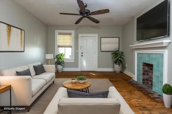 $1,450 | 384 Mulberry Street, Unit 203, Memphis, TN 38103