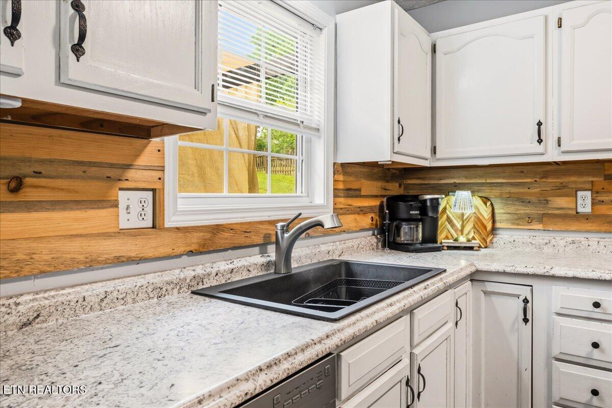 226 McKinney Road La Follette, TN 37766 - Photo 10 of 43 15-226 McKinney Rd
