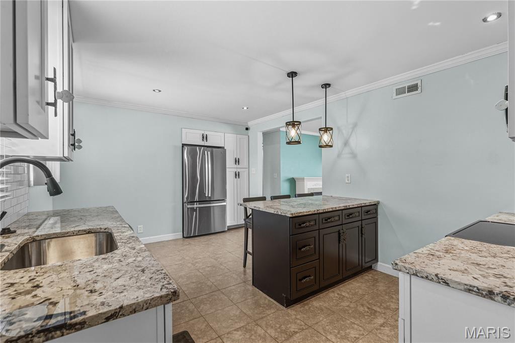 155 Susan Road St. Louis, MO 63129 - Photo 12 of 38