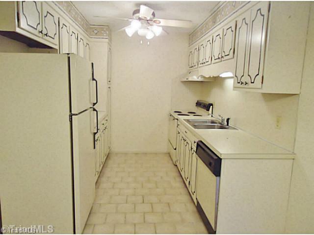204 Northpoint Avenue, Unit D High Point, NC 27262 - Photo 5 of 10 Kitchen.