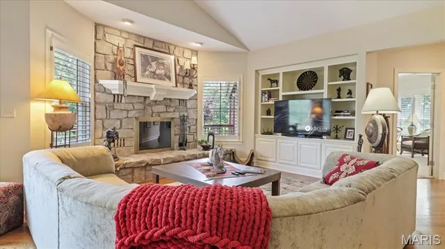 $798,000 | 7805 Westwood Drive, Houston, MO 65483