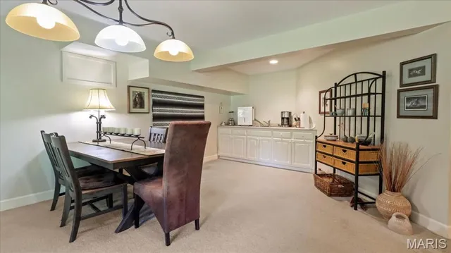 $798,000 | 7805 Westwood Drive, Houston, MO 65483