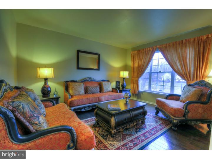 8 Taconic Road Bordentown, NJ 08505 - Photo 3 of 20 Living Room