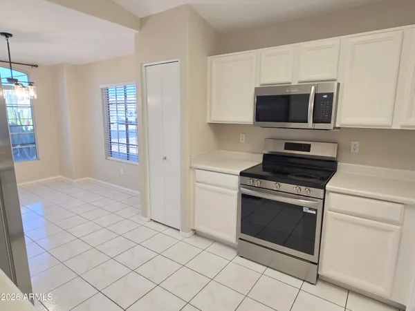 $2,350 | 697 West Golden Street, Gilbert, AZ 85233