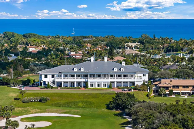 a view of a house with a big yard