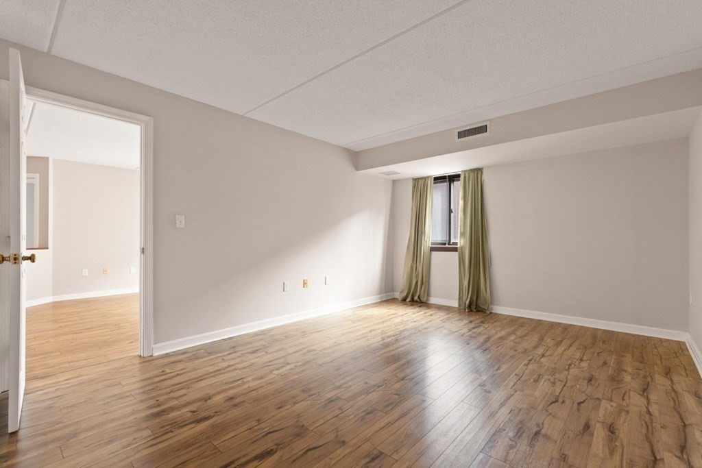 60 Rantoul Street, Unit 307 Beverly, MA 01915 - Photo 14 of 42 Gallery Image 14