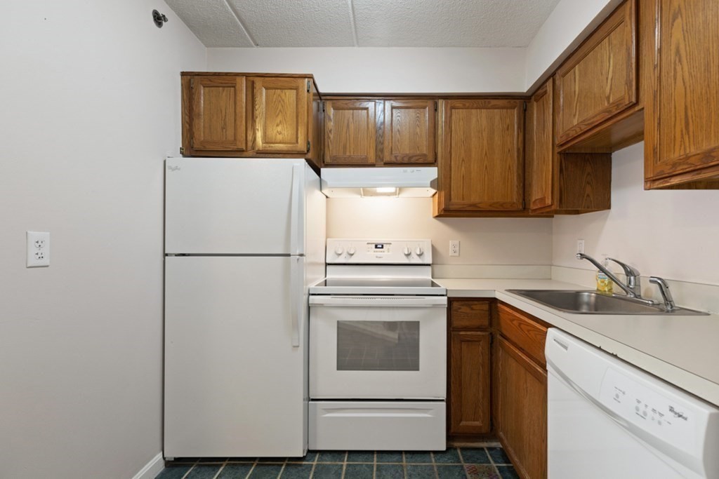 60 Rantoul Street, Unit 307 Beverly, MA 01915 - Photo 20 of 42 Gallery Image 20