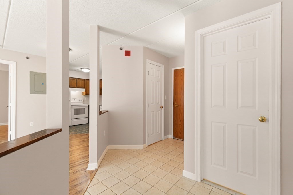 60 Rantoul Street, Unit 307 Beverly, MA 01915 - Photo 5 of 42 Gallery Image 5