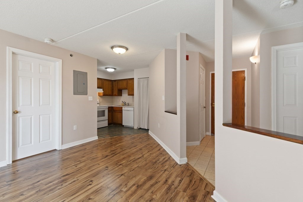 60 Rantoul Street, Unit 307 Beverly, MA 01915 - Photo 10 of 42 Gallery Image 10