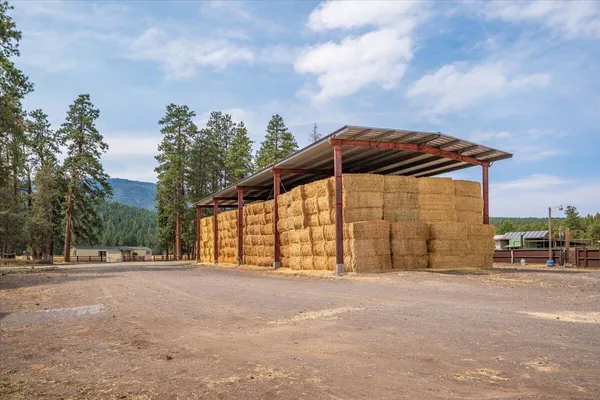 $8,500,000 | 1827 West Ball Mountain Little Shasta Road, Macdoel, CA 96058