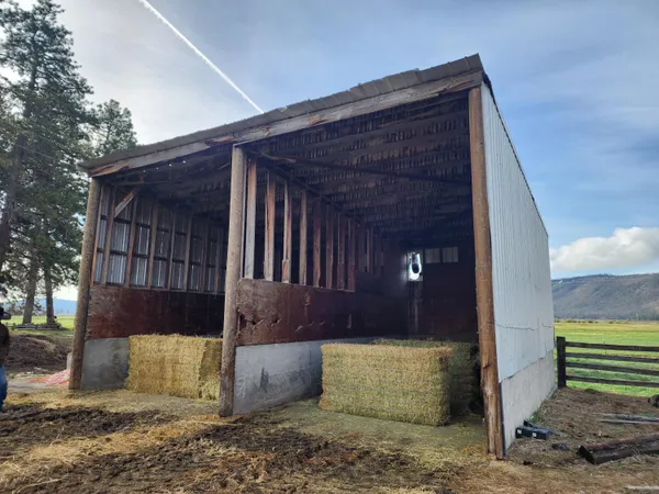 $8,500,000 | 1827 West Ball Mountain Little Shasta Road, Macdoel, CA 96058