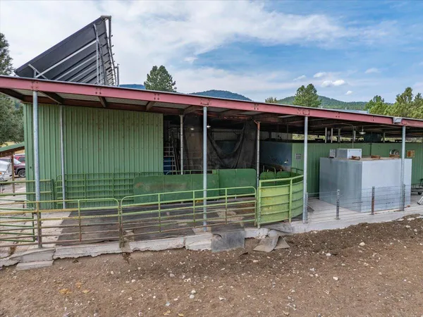 $8,500,000 | 1827 West Ball Mountain Little Shasta Road, Macdoel, CA 96058