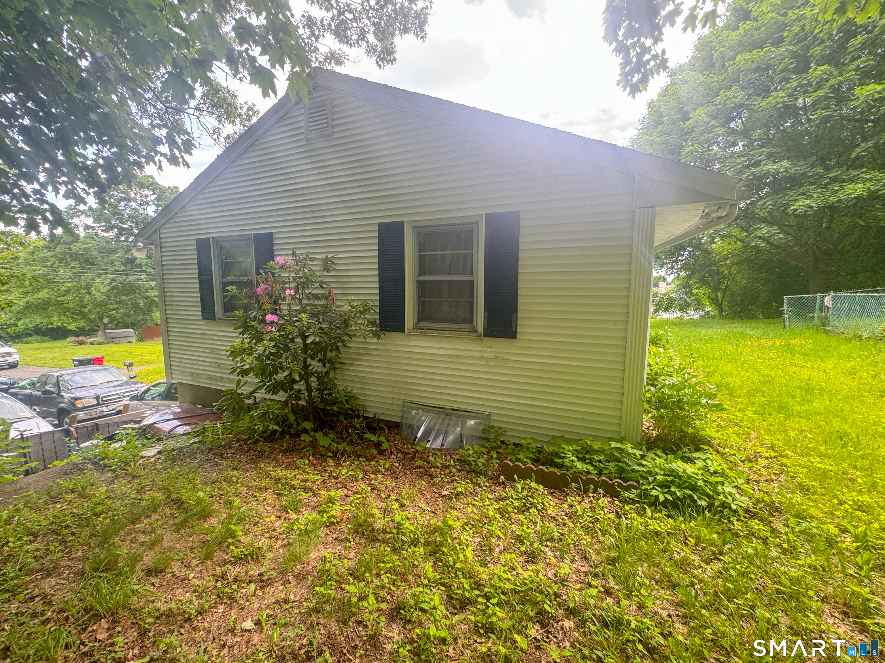 140 Bailey Avenue Meriden, CT 06451 - Photo 8 of 31