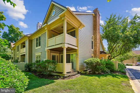 $750,000 | 5823 Linden Square Court, Unit 52, Rockville, MD 20852