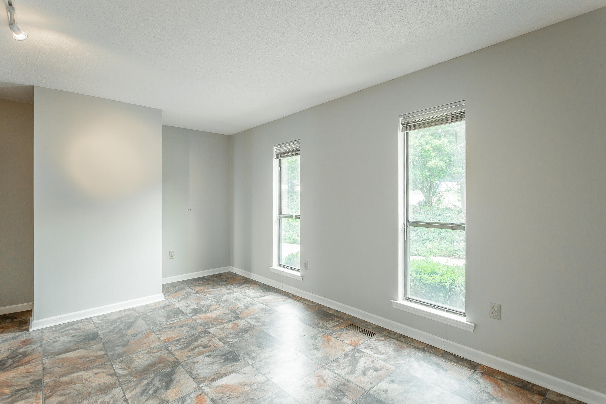101 North Crest Road Chattanooga, TN 37404 - Photo 12 of 85 101 N Crest Rd. HD-8
