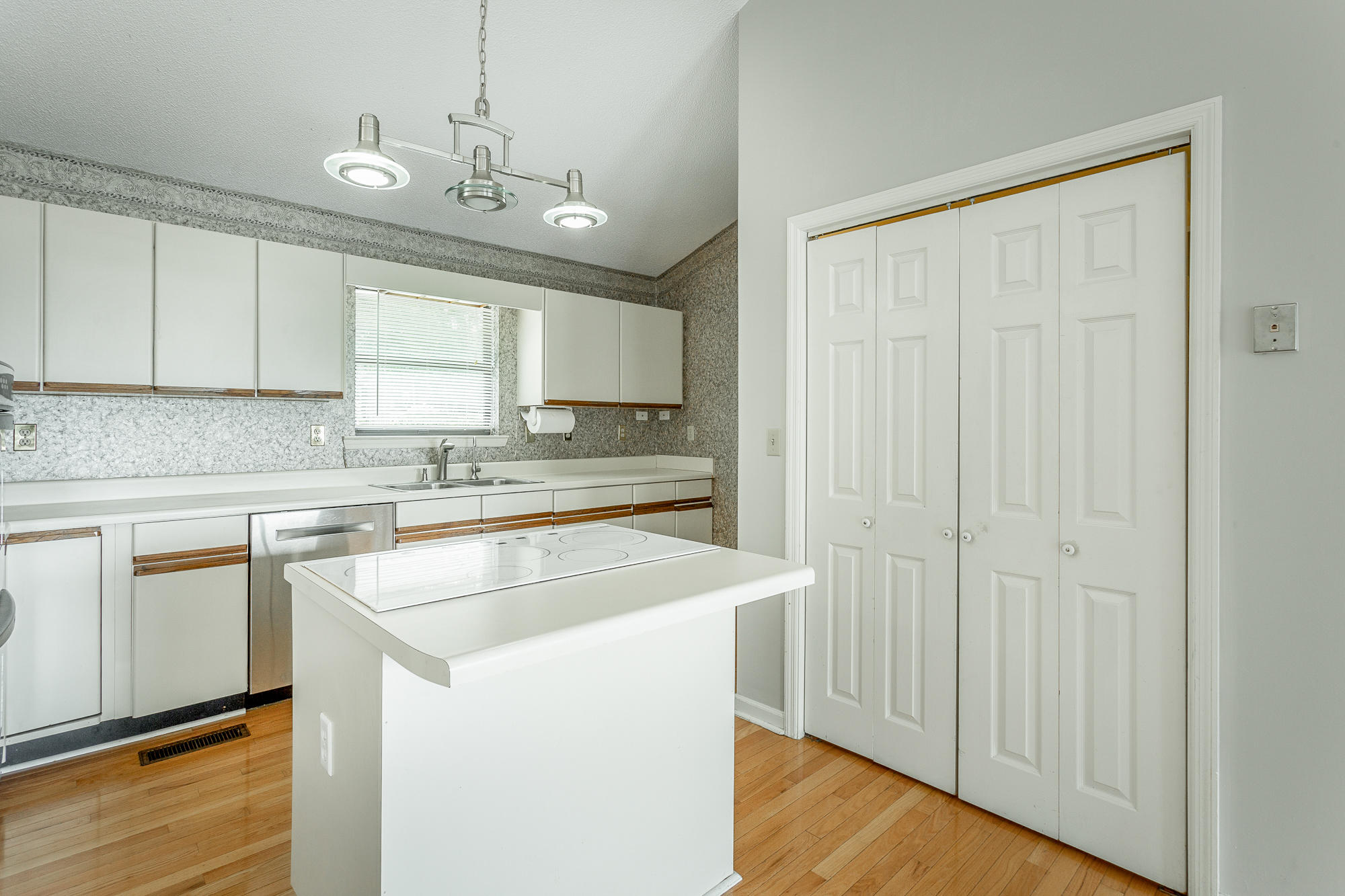 101 North Crest Road Chattanooga, TN 37404 - Photo 18 of 85 101 N Crest Rd. HD-16