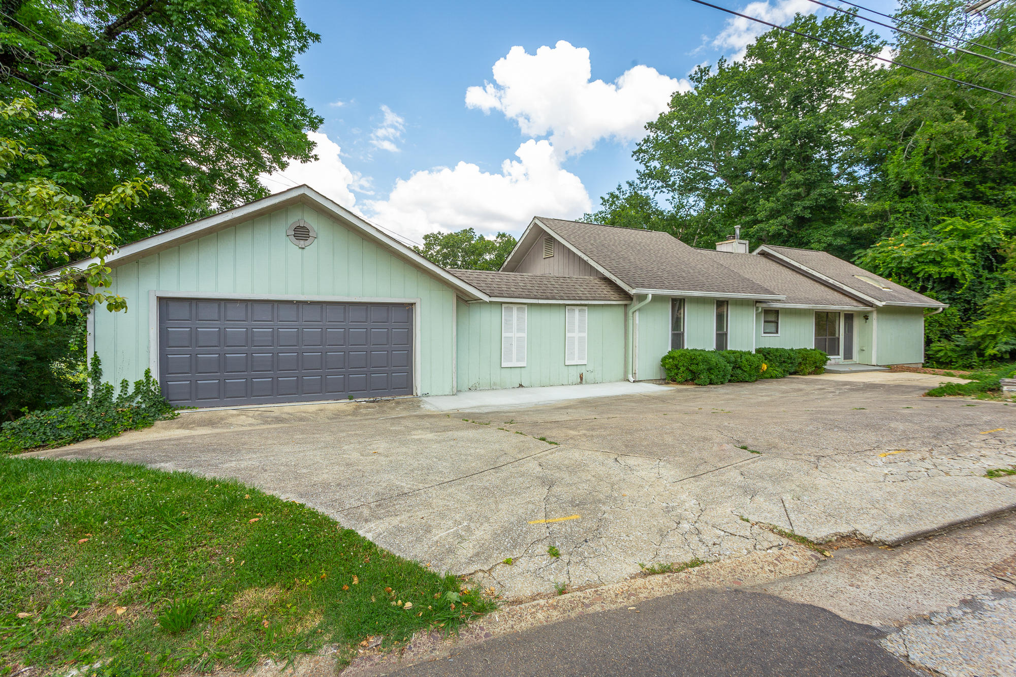 101 North Crest Road Chattanooga, TN 37404 - Photo 3 of 85 101 N Crest Rd. HD-79