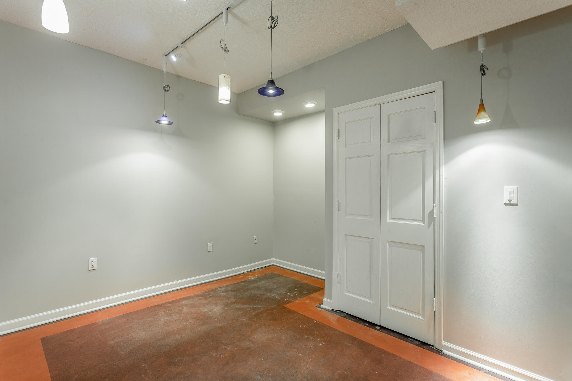 101 North Crest Road Chattanooga, TN 37404 - Photo 33 of 85 101 N Crest Rd. HD-33