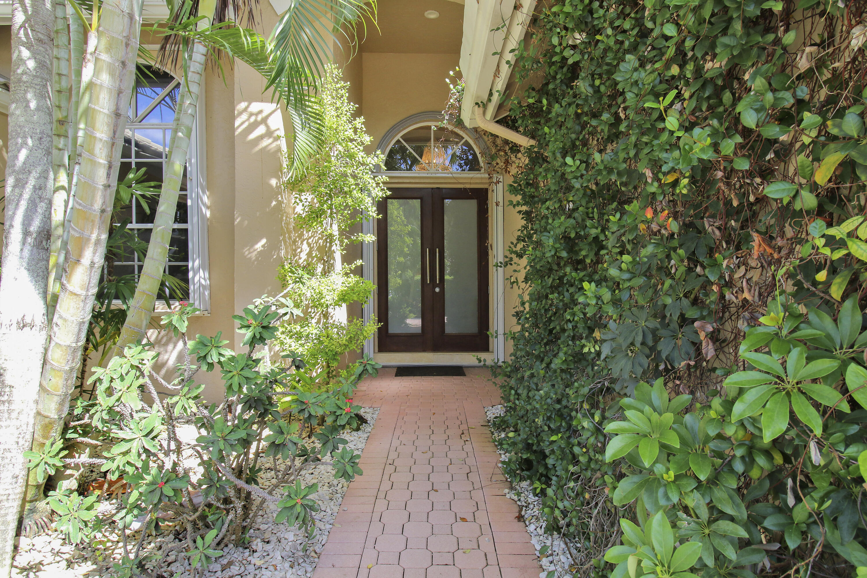 7750 La Corniche Circle Boca Raton, FL 33433 - Photo 4 of 44 Entrance