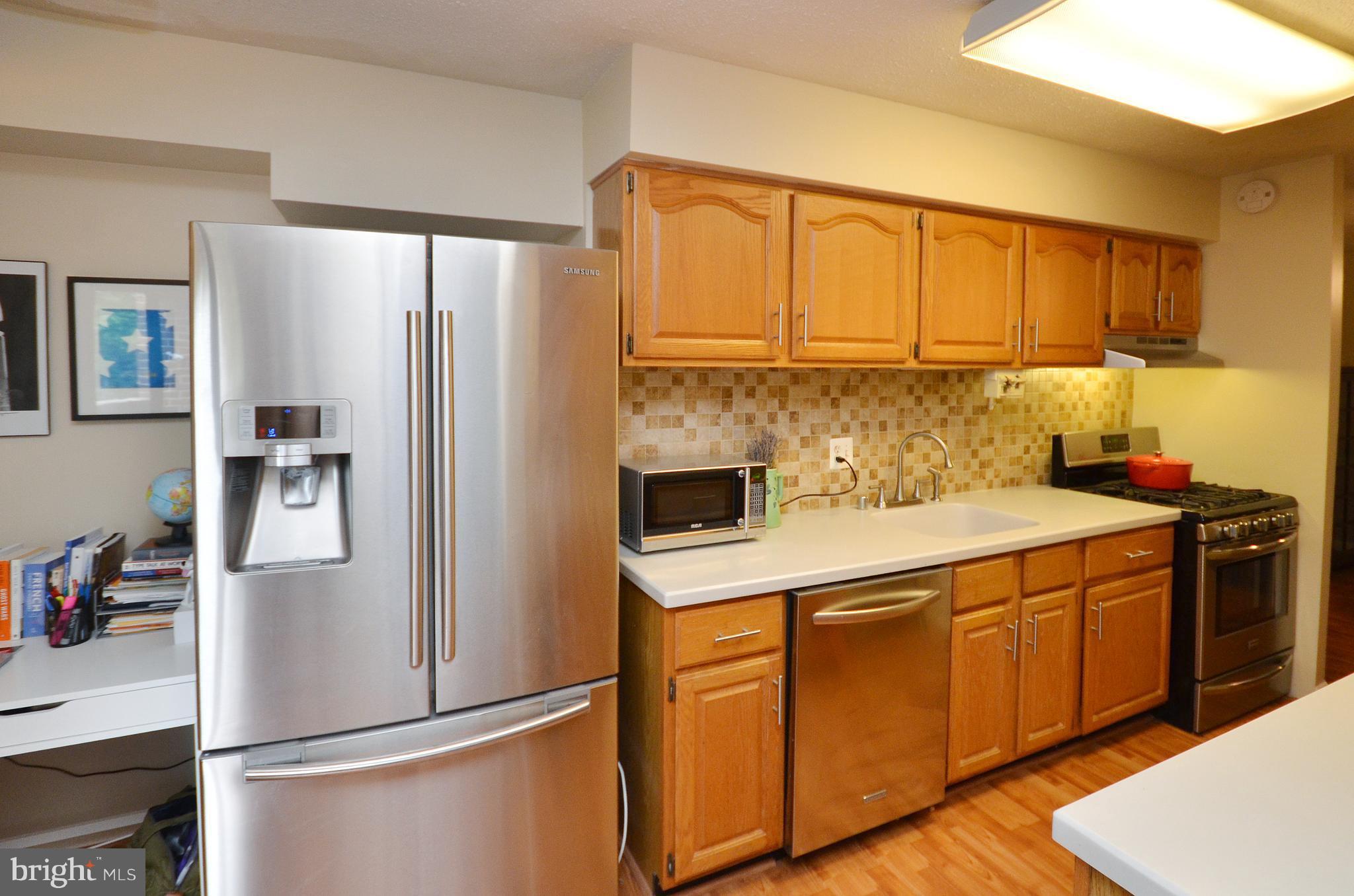 11232 Chestnut Grove Square, Unit 335 Reston, VA 20190 - Photo 10 of 27 Kitchen
