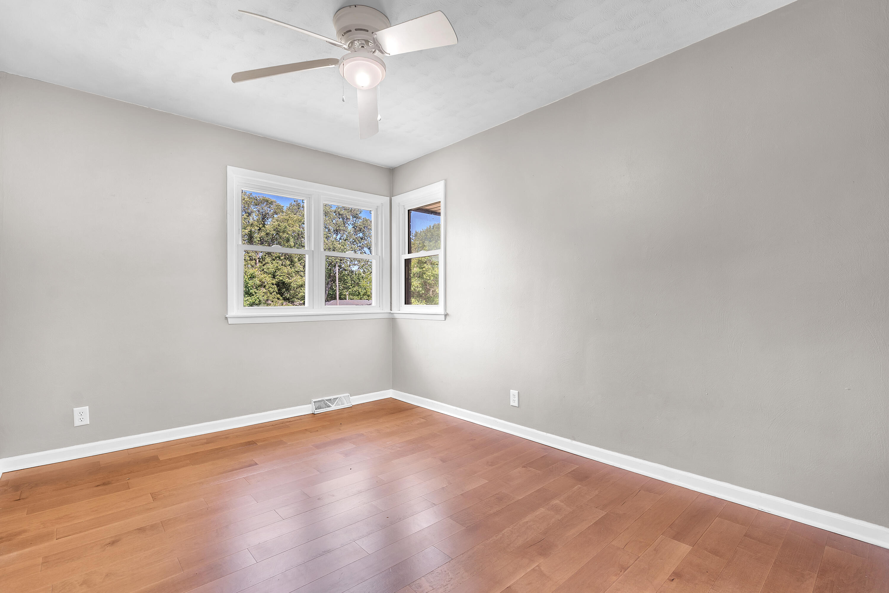 325 Cedar Street Northwest Demotte, IN 46310 - Photo 14 of 30 3000x2000