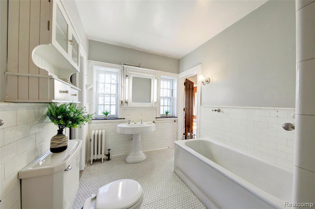 121 Longfellow Street Detroit, MI 48202 - Photo 49 of 87