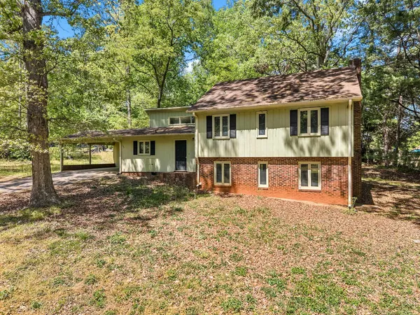 $235,000 | 102 Clark Hill Drive, Inman, SC 29349
