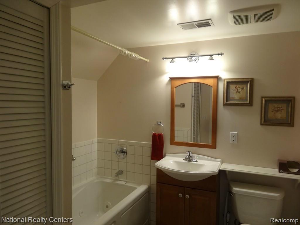 4095 Pardee Lake Road Howell, MI 48843 - Photo 25 of 57 Basement Bath
