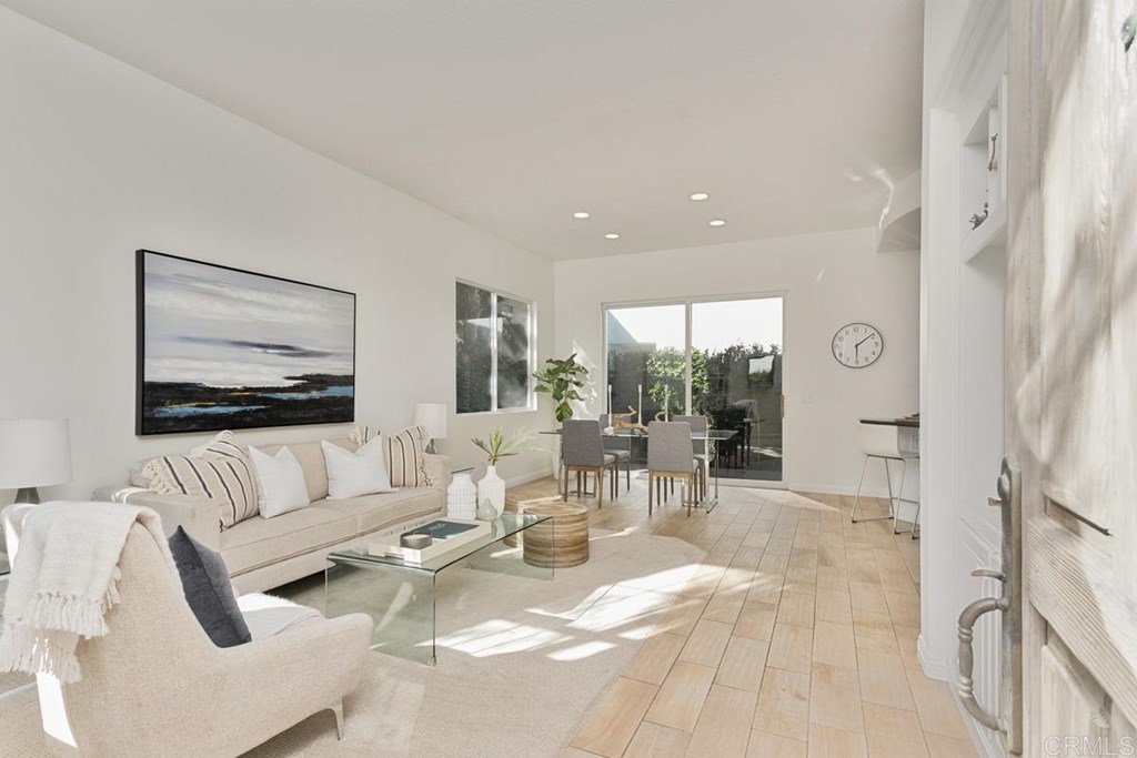 7045 Surfbird Circle Carlsbad, CA 92011 - Photo 4 of 43