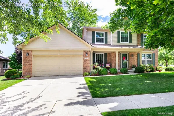 $399,900 | 27533 Winchester Terrace, Trenton, MI 48183