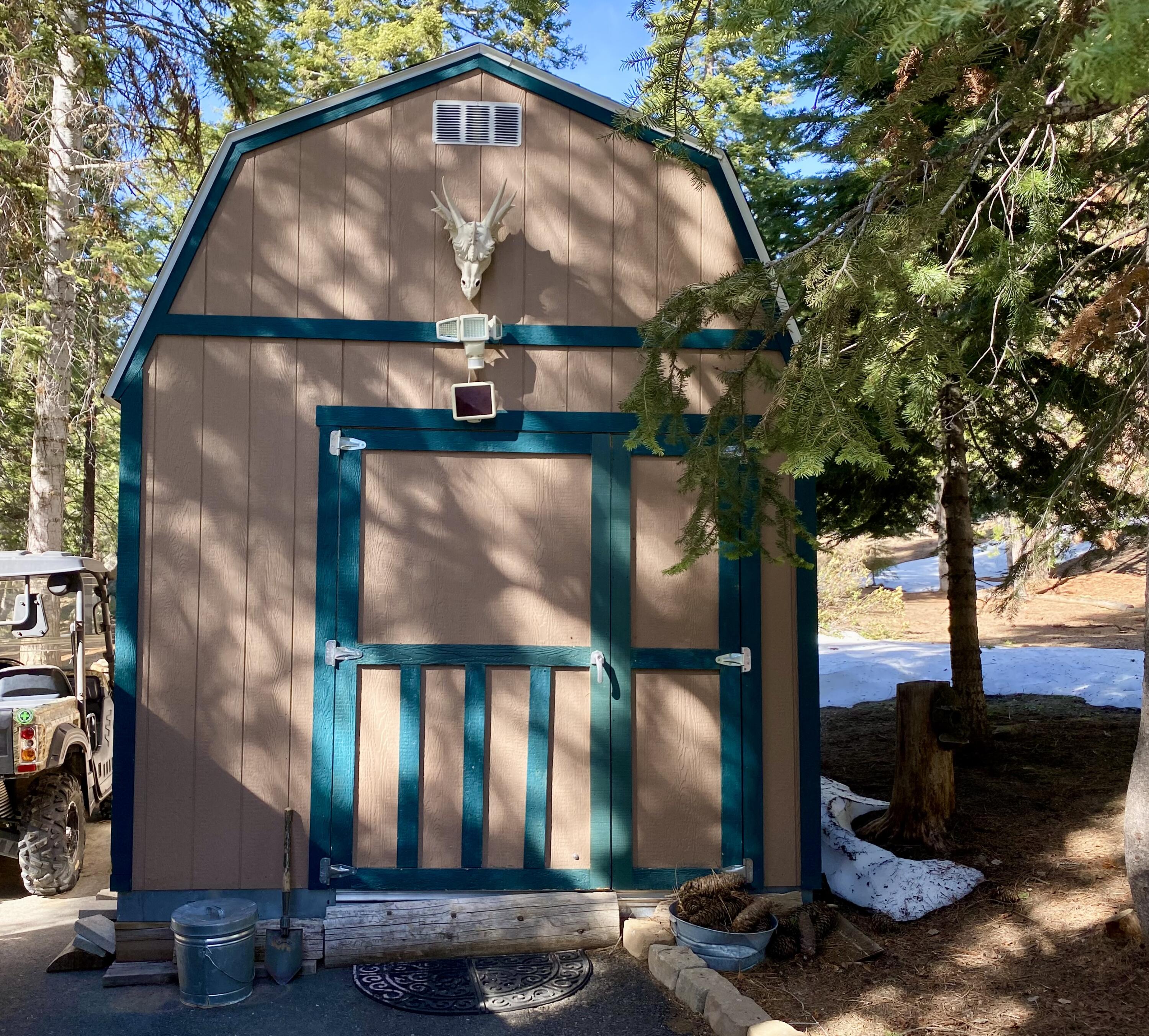 57968 Fox Drive Springville, CA 93265 - Photo 26 of 30 a view of building with yard