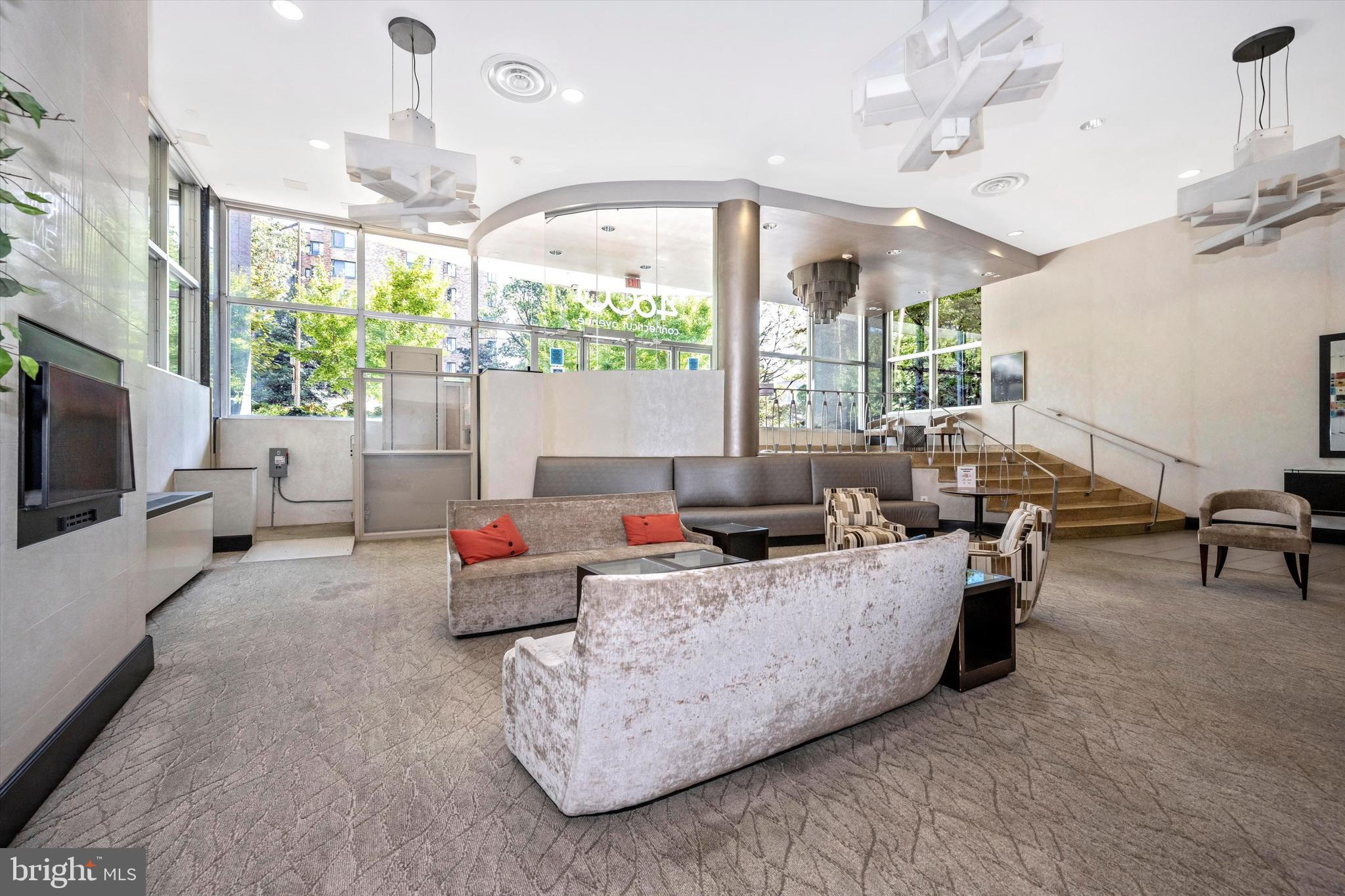 4600 Connecticut Avenue Northwest, Unit 810 Washington, DC 20008 - Photo 4 of 44 Lobby