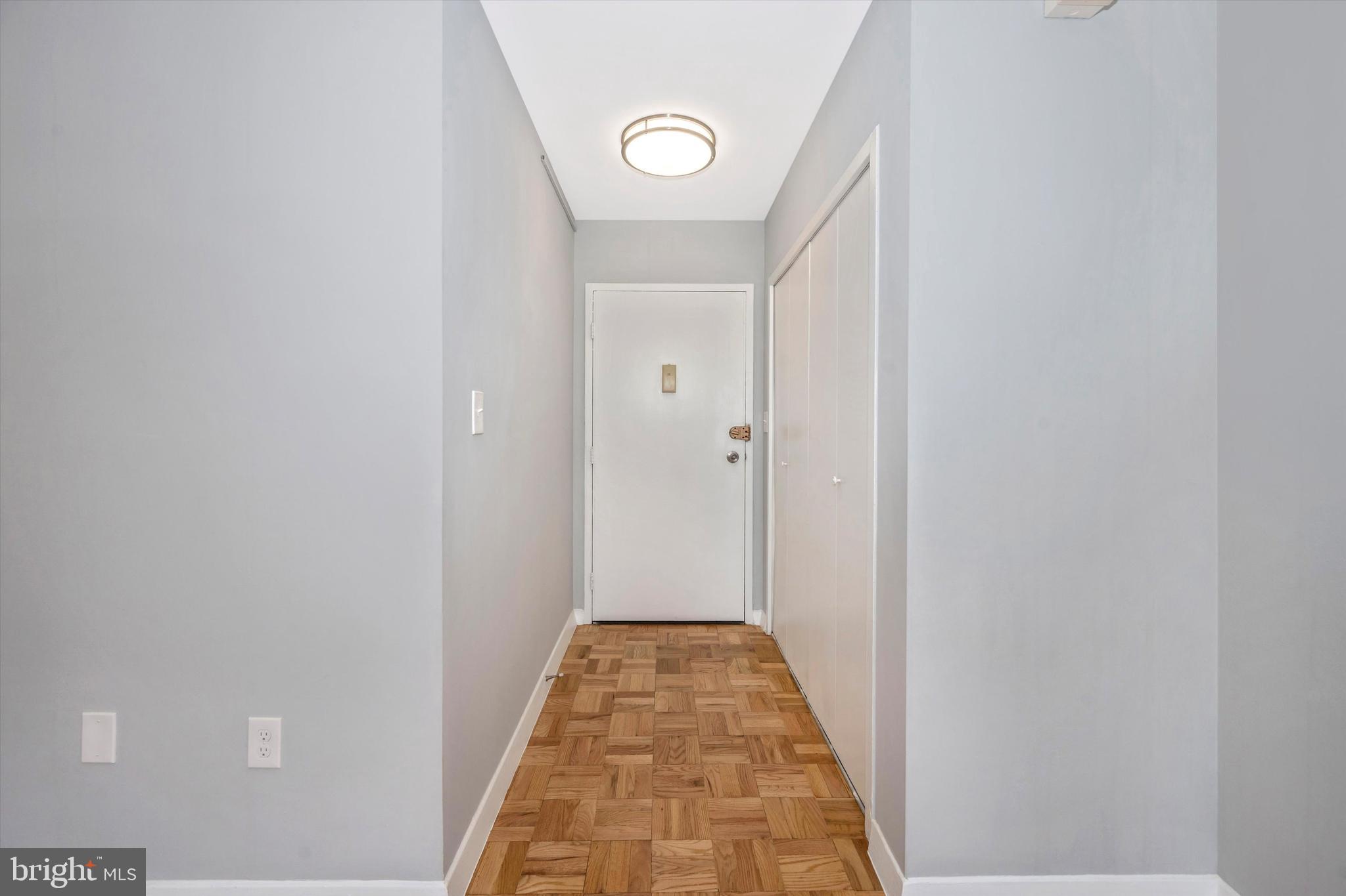 4600 Connecticut Avenue Northwest, Unit 810 Washington, DC 20008 - Photo 6 of 44 Front door