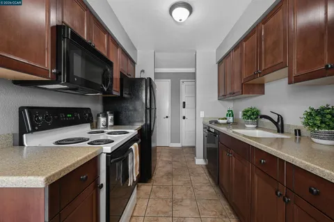 $369,000 | 825 Oak Grove Road, Unit 46, Concord, CA 94518