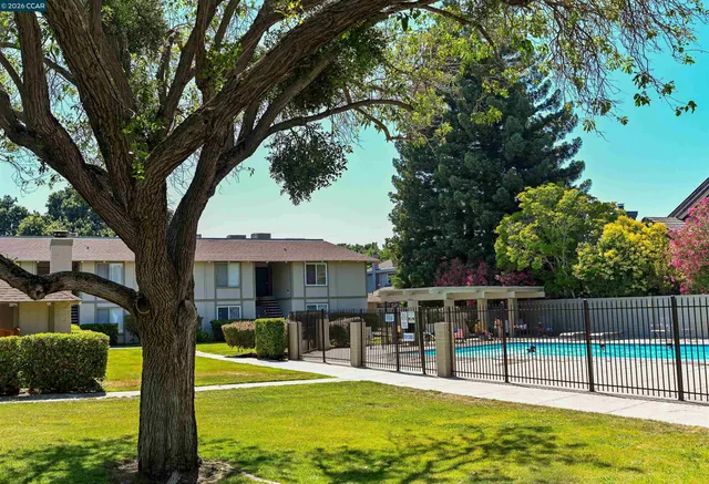 $369,000 | 825 Oak Grove Road, Unit 46, Concord, CA 94518