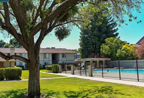 $369,000 | 825 Oak Grove Road, Unit 46, Concord, CA 94518