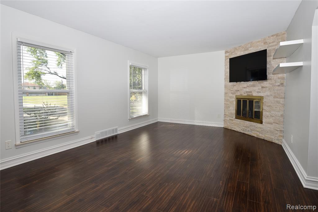 2261 Dunstable Road Birmingham, MI 48009 - Photo 5 of 39