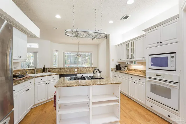 $589,000 | 1284 Point E Circle, Gulf Breeze, FL 32563