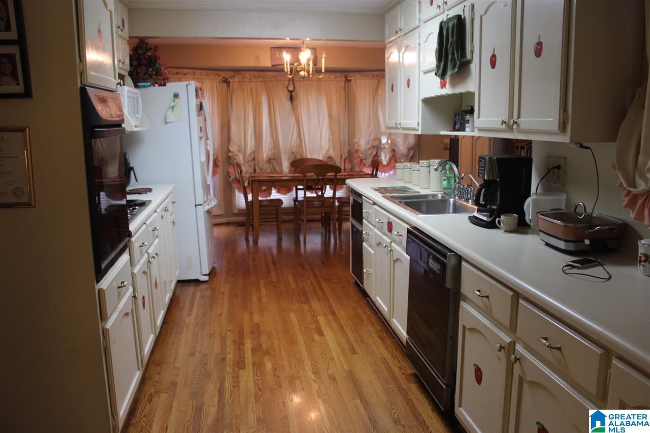 733 Porter Crest Road Graysville, AL 35073 - Photo 13 of 27