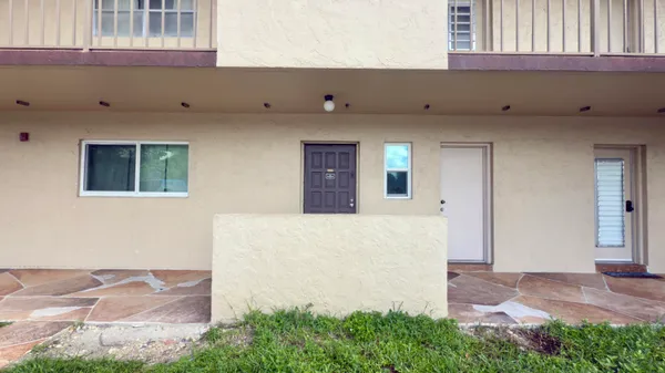 $130,000 | 6201 North Falls Cir Drive, Lauderhill, FL 33319